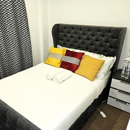 London Sleephouse Partying Is Not Allowed Pls Zewnętrze zdjęcie