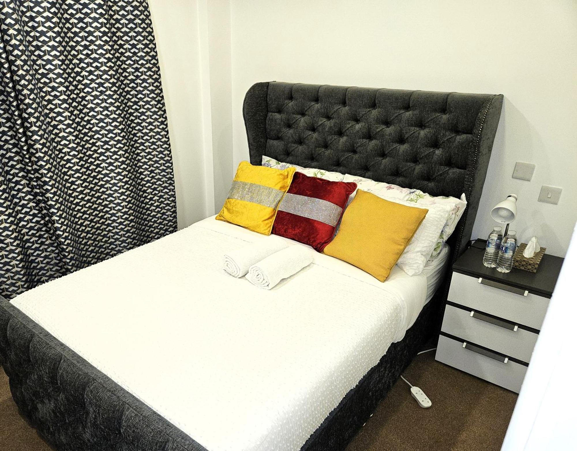 London Sleephouse Partying Is Not Allowed Pls Zewnętrze zdjęcie