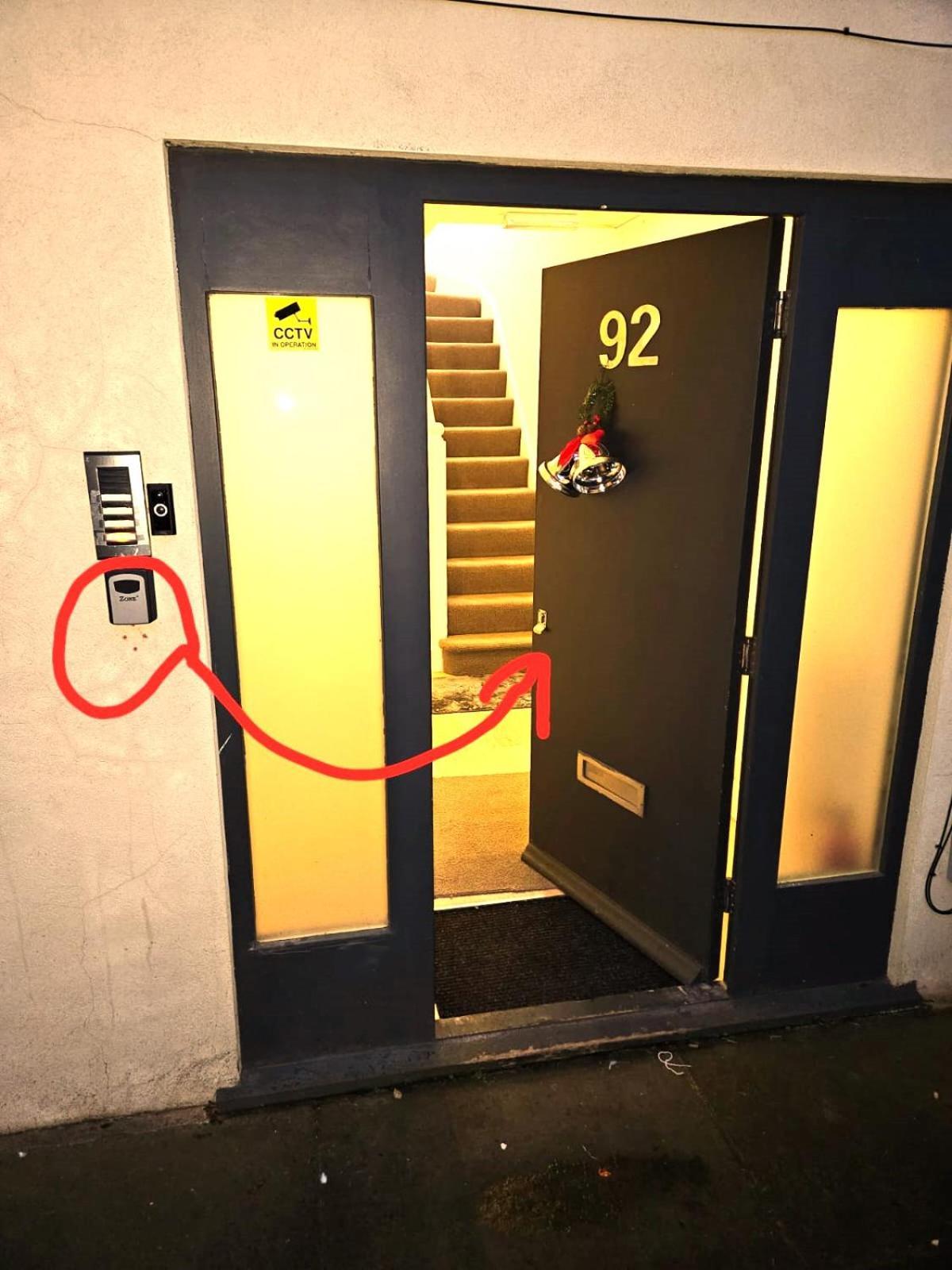 London Sleephouse Partying Is Not Allowed Pls Zewnętrze zdjęcie